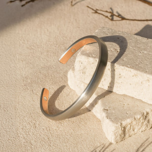 Narukvica od čelika i bakra