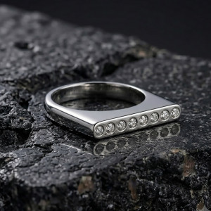 Tanki prsten sa nizom Swarovski kristala 18