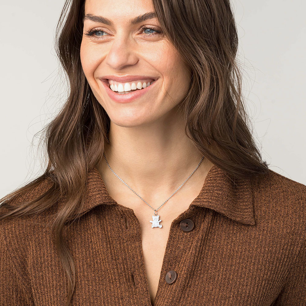 Mali privezak u obliku medveda