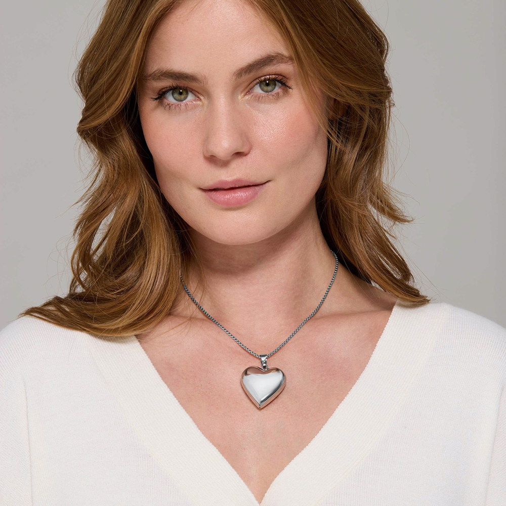 Pun privezak u obliku srca sa magnetima