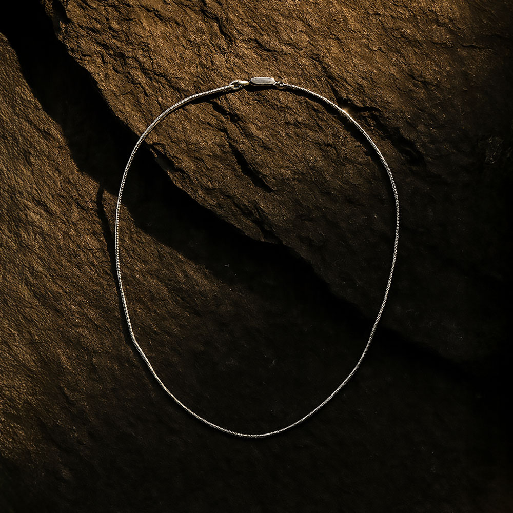 Ogrlica sa magnetom M