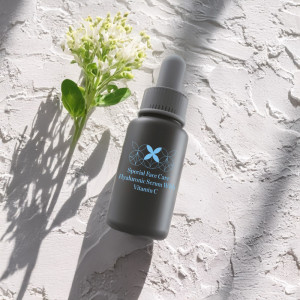 Hijaluronski serum sa vitaminom C