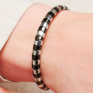 Flexi narukvica u crno belom chevron dizajnu M