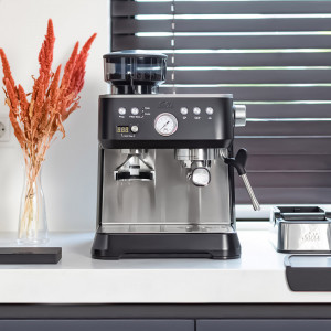 Aparat za espresso kafu Perfetta crni