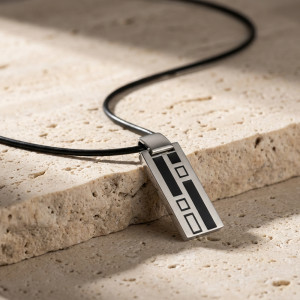 Muška ogrlica sa priveskom L